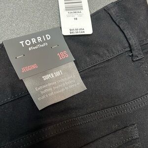 Torrid NWT Jean jeggings black 18s